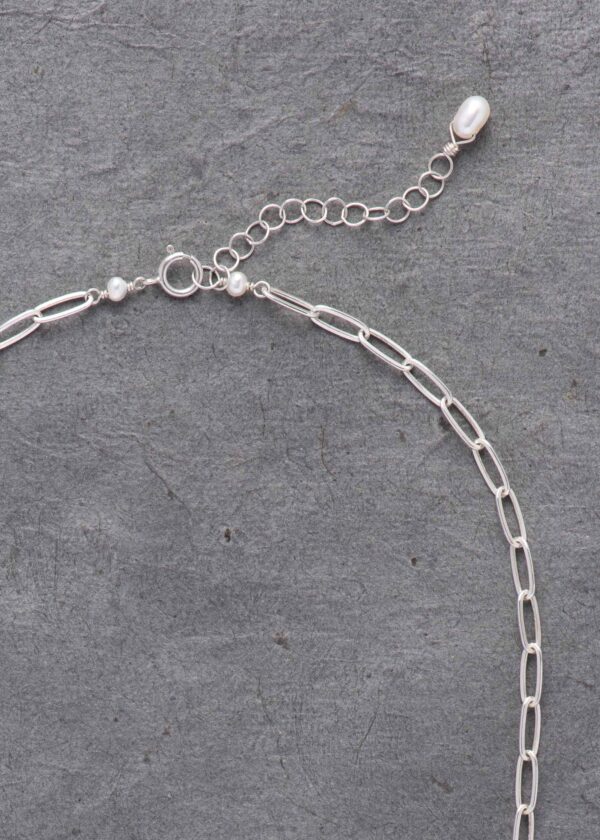 Midi Paperclip Chain & Pearl Necklace in Silver - Image 3