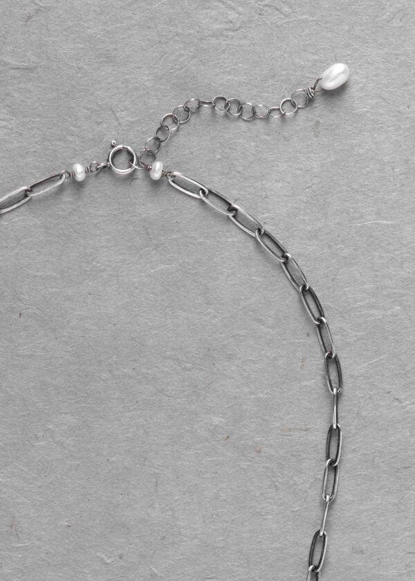 Midi Paperclip Chain & Pearl Necklace in Oxidized Silver - Image 3