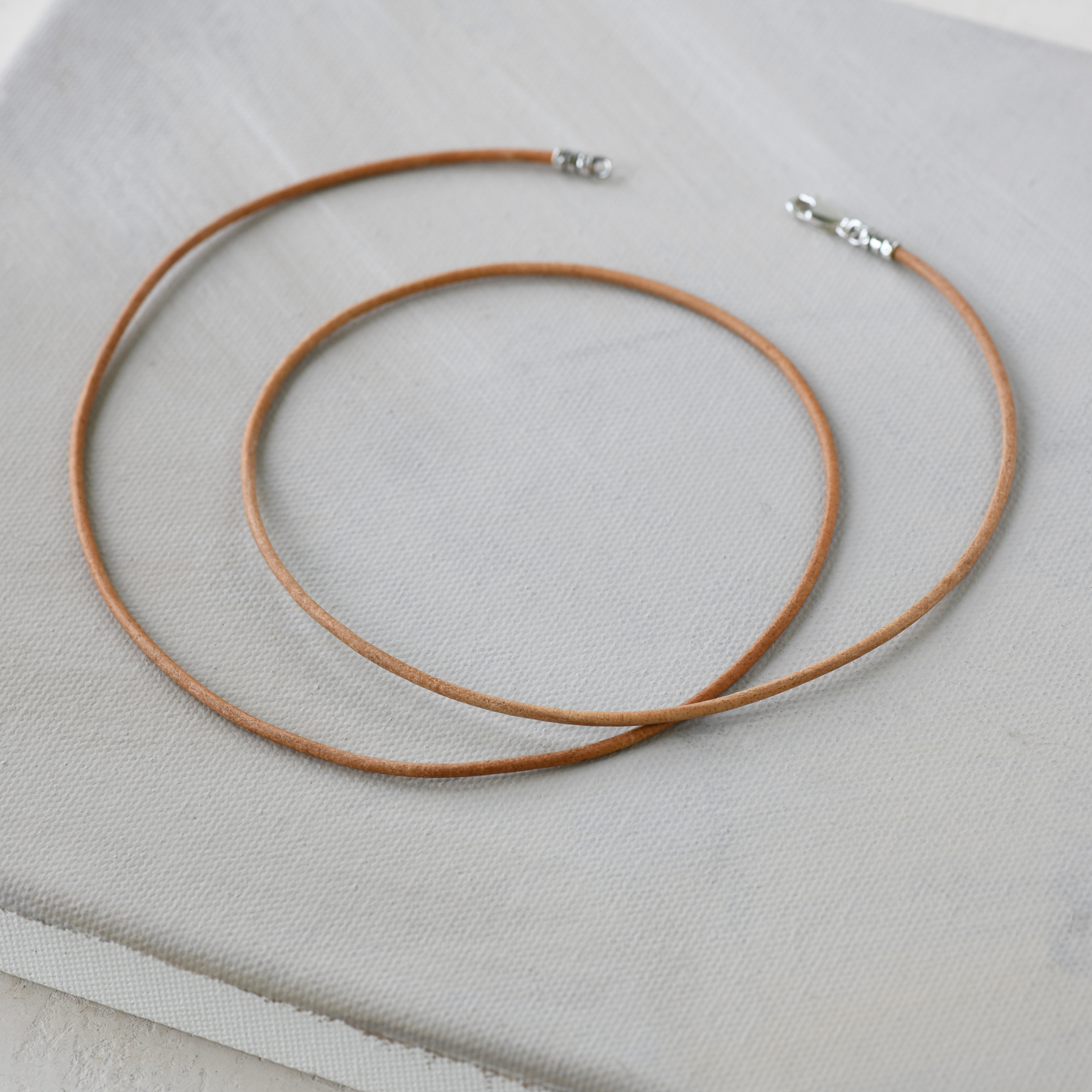 Men's Minimalist Leather Necklace with Gemstone – LDE Affinity Jewelry-hanic.com.vn